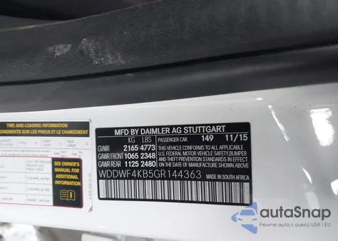 2016 Mercedes-Benz C 300 4Matic z USA, uszkodzony, nr VIN WDDWF4KB5GR144363